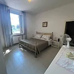 Tina Centro Daire Pesaro