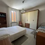 Tina Centro Daire Pesaro