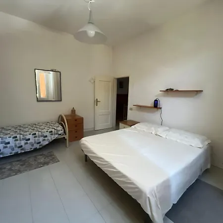 Tina Centro Apartament Pesaro